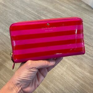 Kate Spade zipper wallet